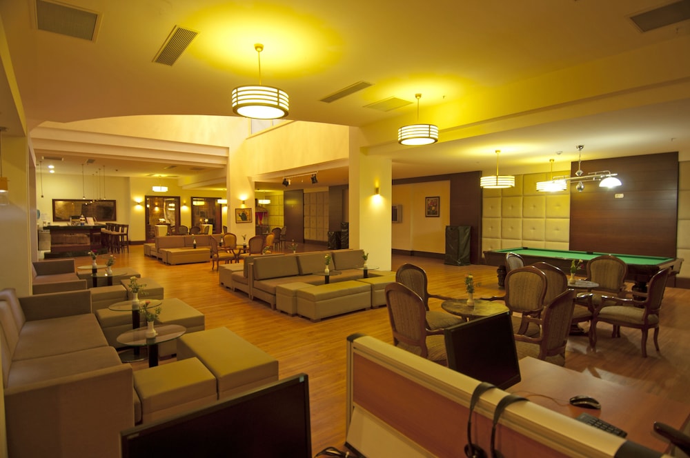 Trendy Side Beach - Adults Only 16 Plus 56/71