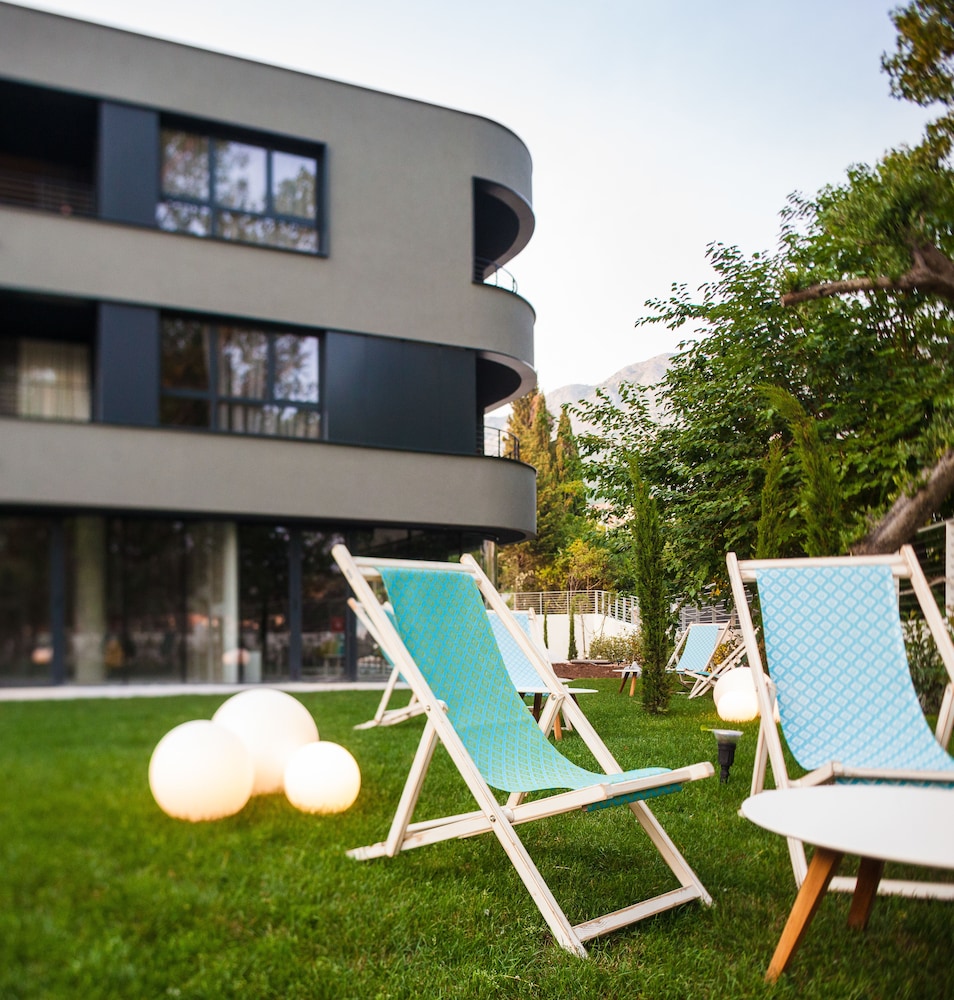 One Suite Hotel 46/50