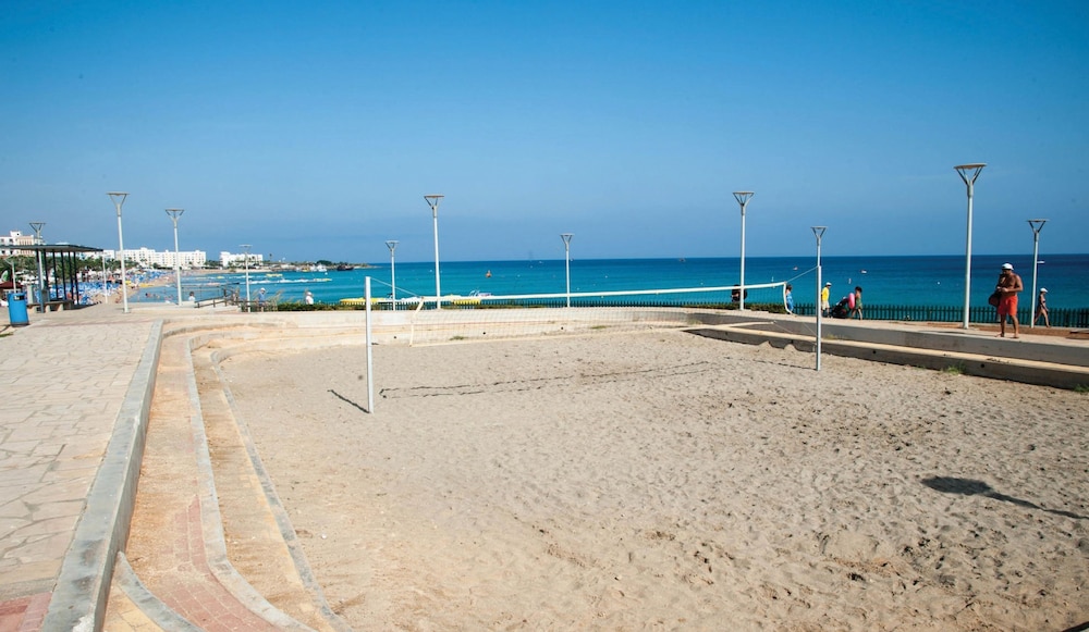 Silver Sands Beach Hotel 34/50