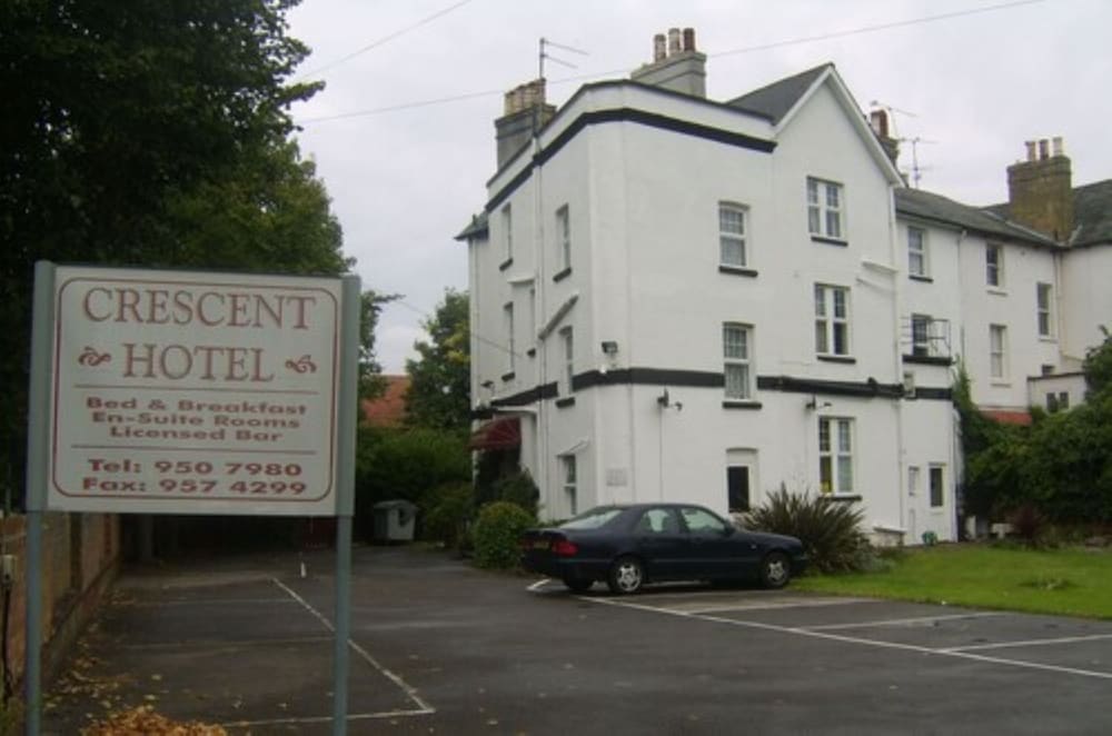 Crescent Hotel 33/41