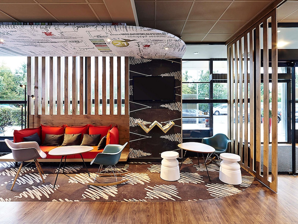 Ibis Marne La Vallee Champs 37/57