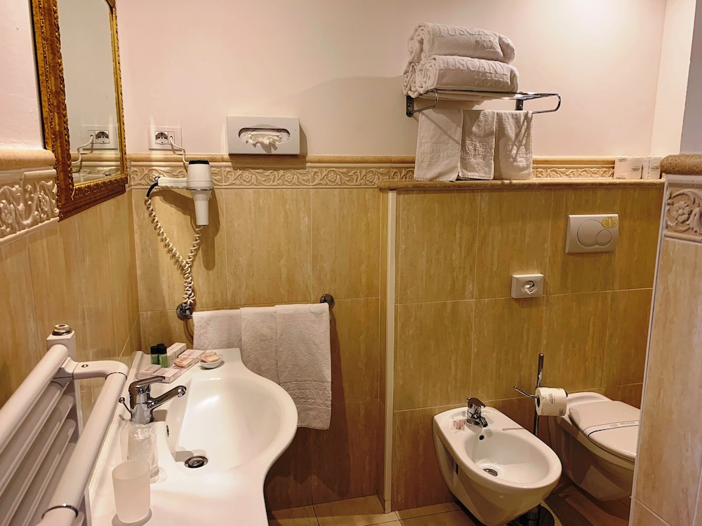 غرفة سوبيريور بسرير مزدوج أو سريرين منفصلين، Saturnia Tuscany Hotel 4/4