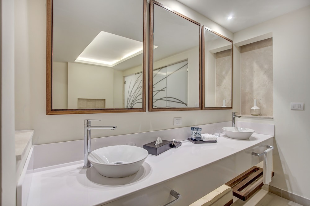 Royalton Negril, An Autograph Collection All-Inclusive Resort 11/83