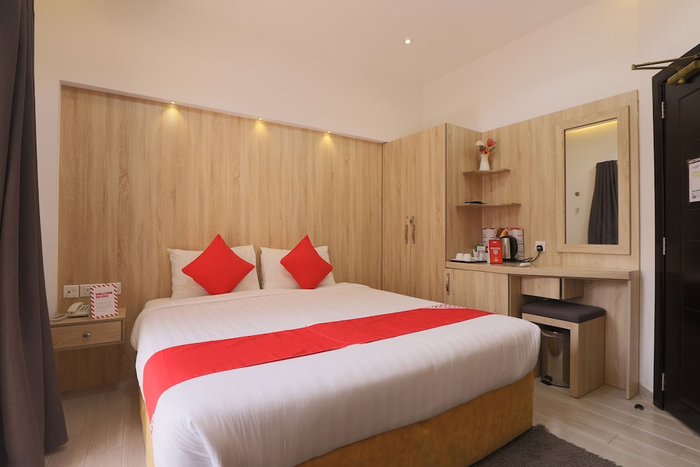 Capital O 314 24 Gold Hotel 24/49