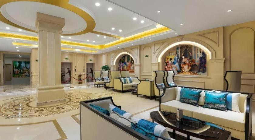 Vienna Hotel (Wuhan Jiangang Metro Station) 38/59
