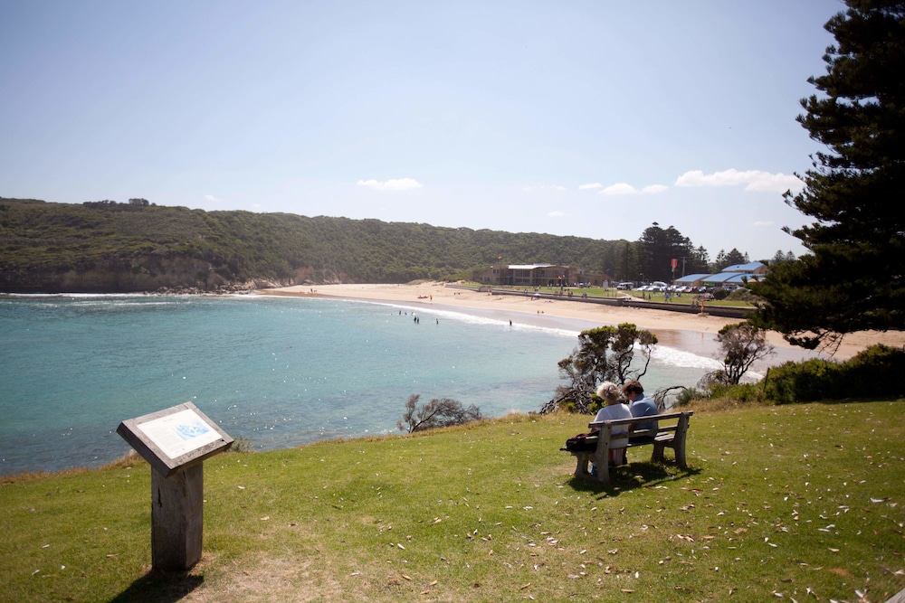 SOUTHERN OCEAN MOTOR INN 60/67
