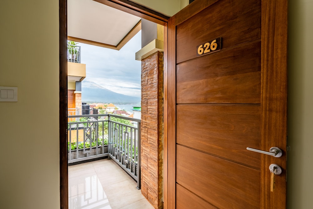 Mejore Beach Hotel 8/50