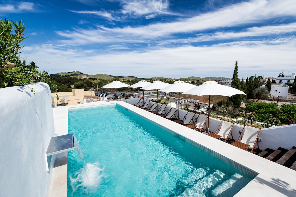 Gatzara Suites Santa Gertrudis 69/76