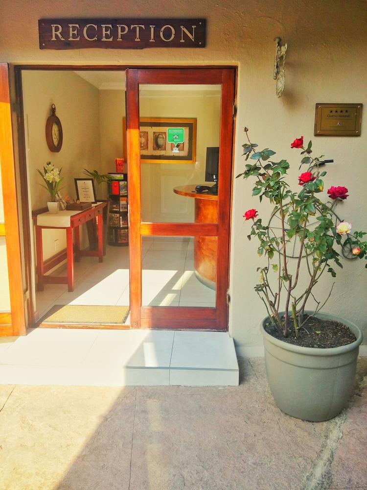 Dunton Guest House 6/50