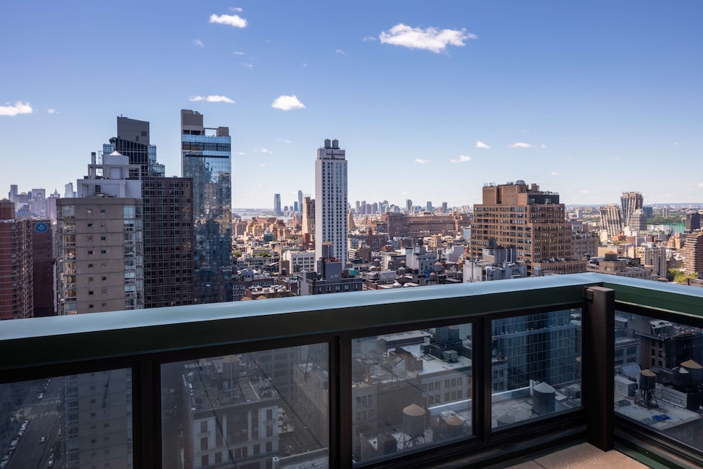 HYATT HOUSE NEW YORK CHELSEA 61/65