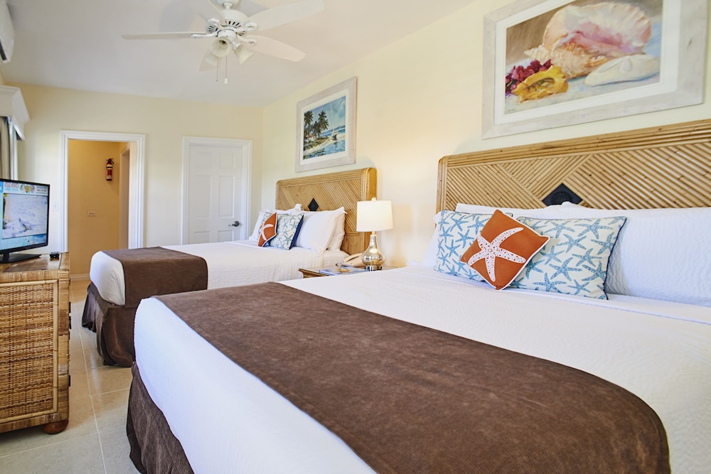 Sandyport Beaches Resort 12/77