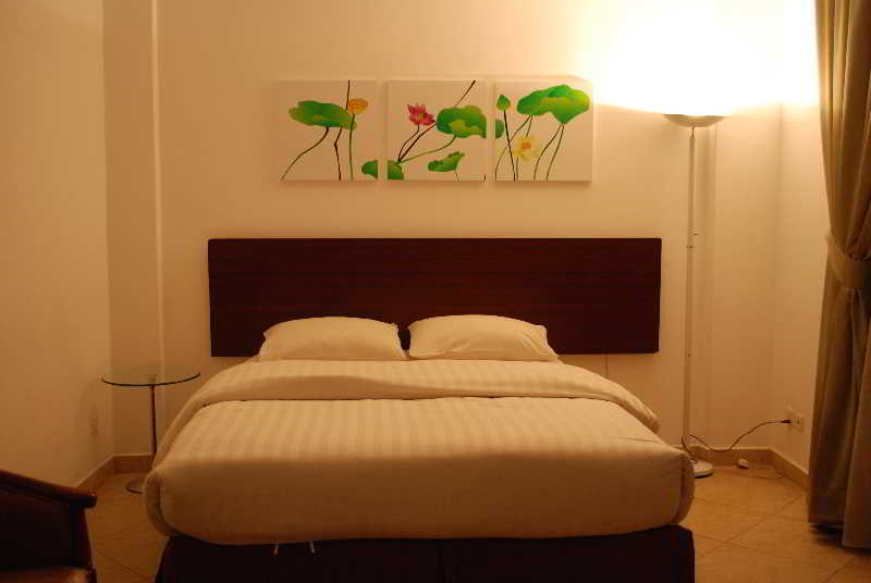 Times Square Suite 16/34