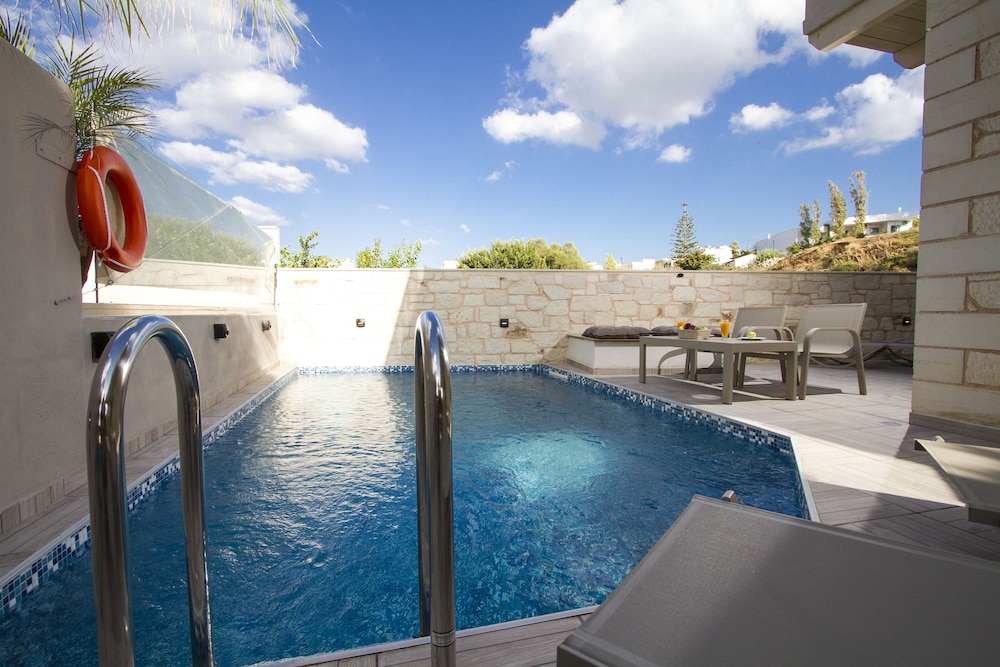 Sirocos Villas 24/50
