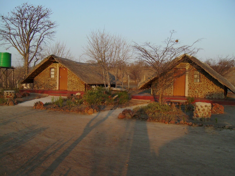 Liya Lodge and Campsite 17/19