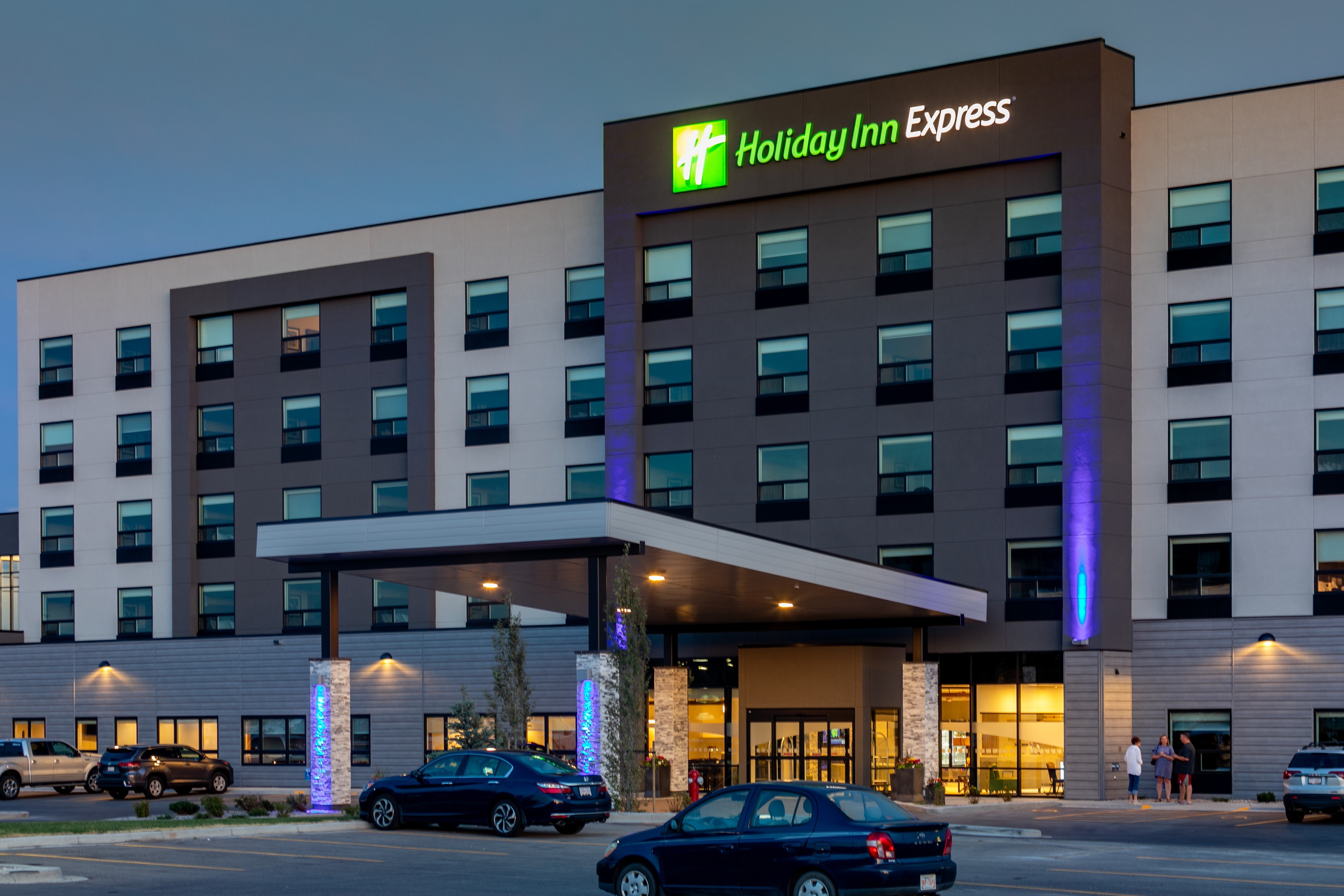 Holiday Inn Express Lethbridge Southeast 2/72