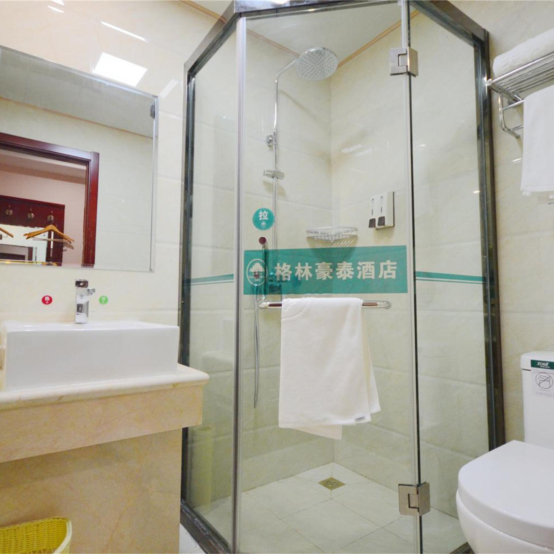 Greentree Inn Jiujiang Railway Station QianhongXiang Hotel 64/68