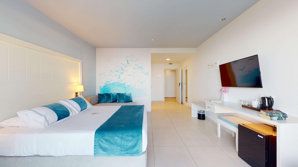 Acrotel Lily Ann Boutique Hotel 9/70