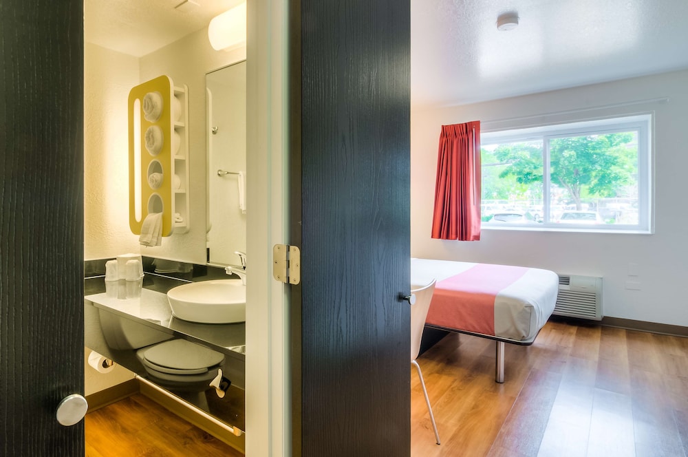 Motel6 Arlington Heights, IL - Chicago North Central 40/42