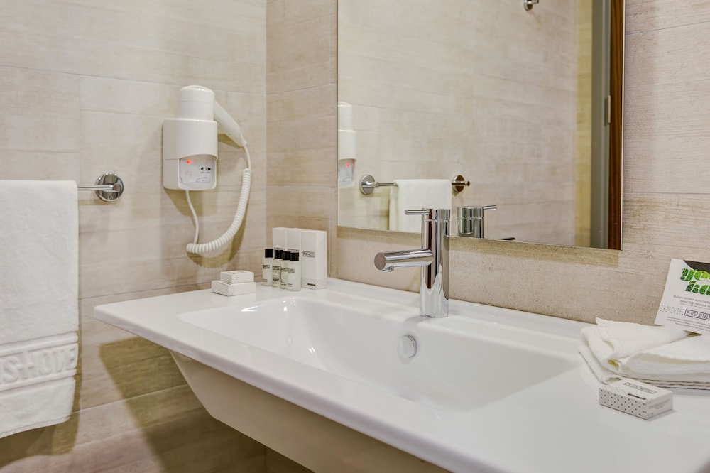Plus Hotel Bostanci Atasehir 9/63