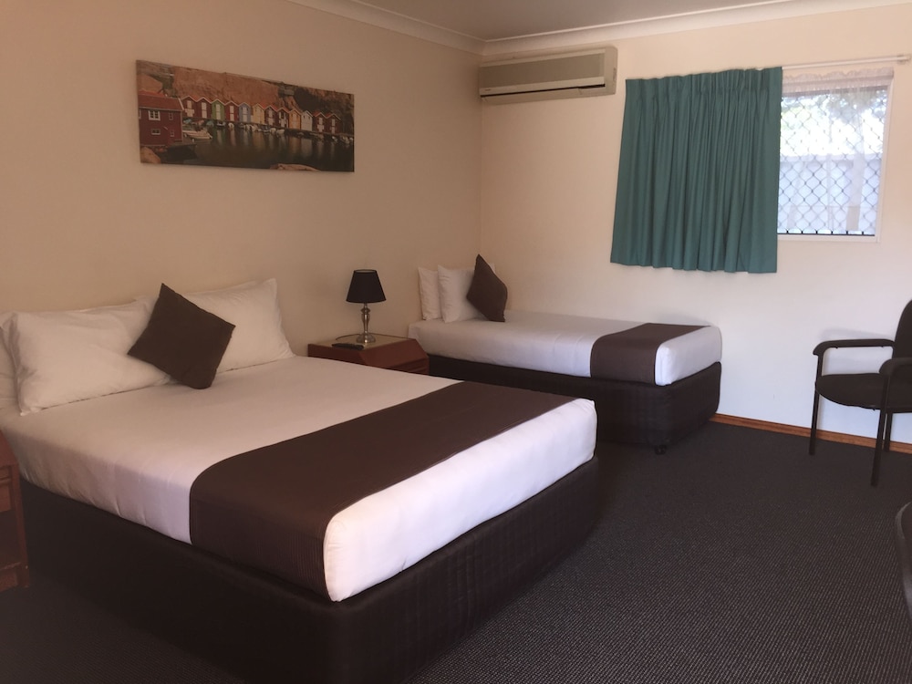 Aspley Carsel Motor Inn 17/60