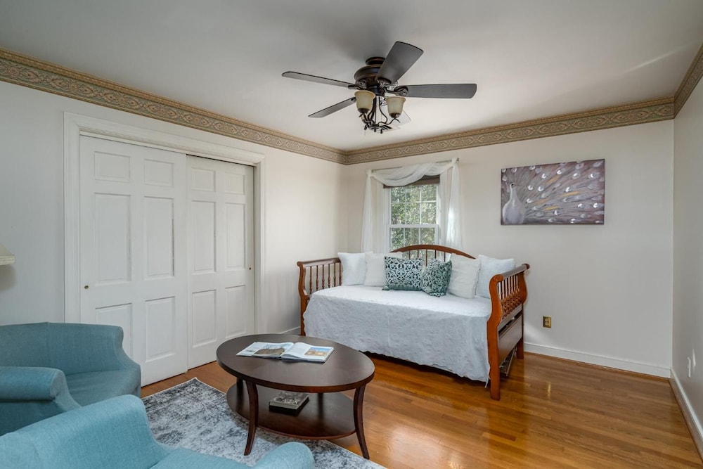 Colonial Gardens Bed & Breakfast 28/43