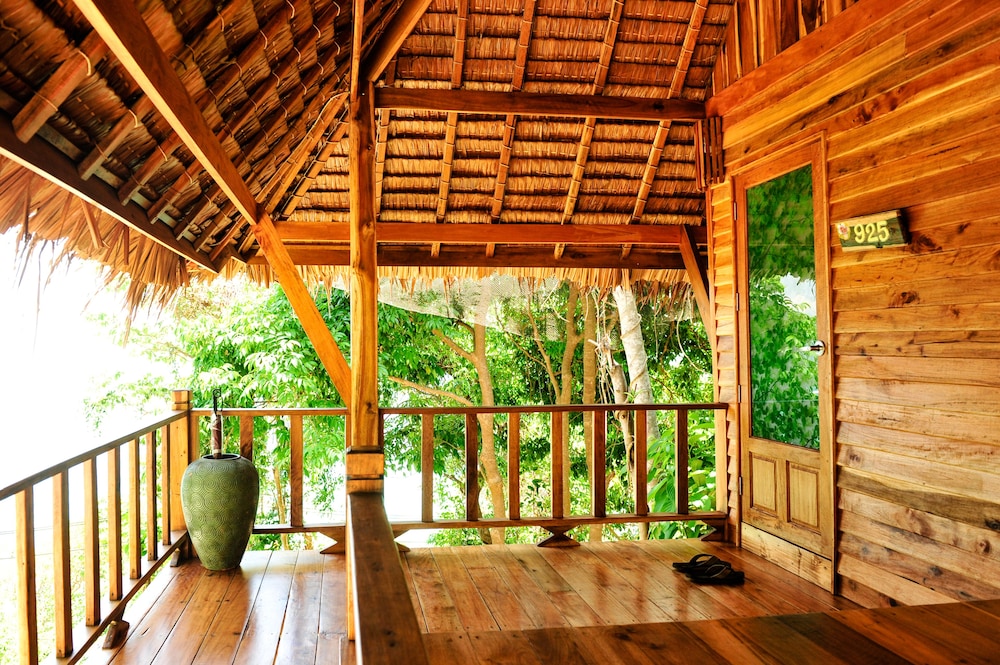 Phi Phi Phu Chalet Beach Resort 17/42