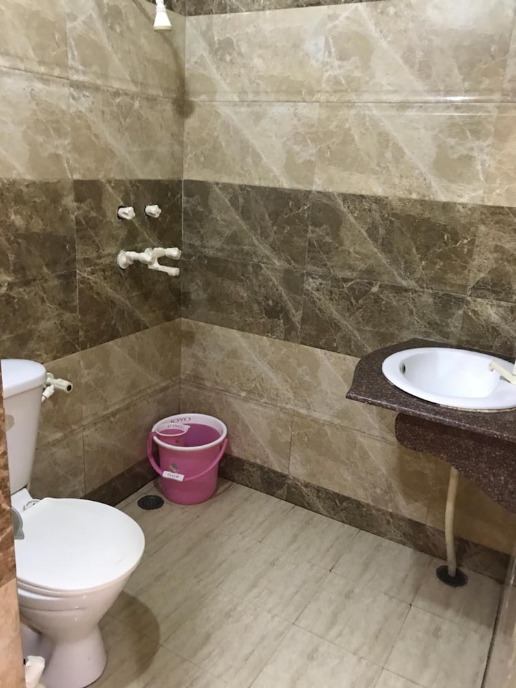 Hotel Sheela 18/53