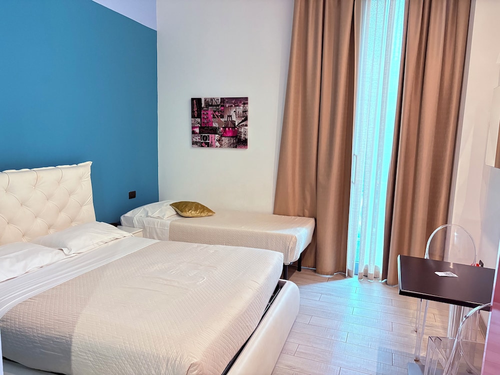 ECONOMY, QUEEN BED