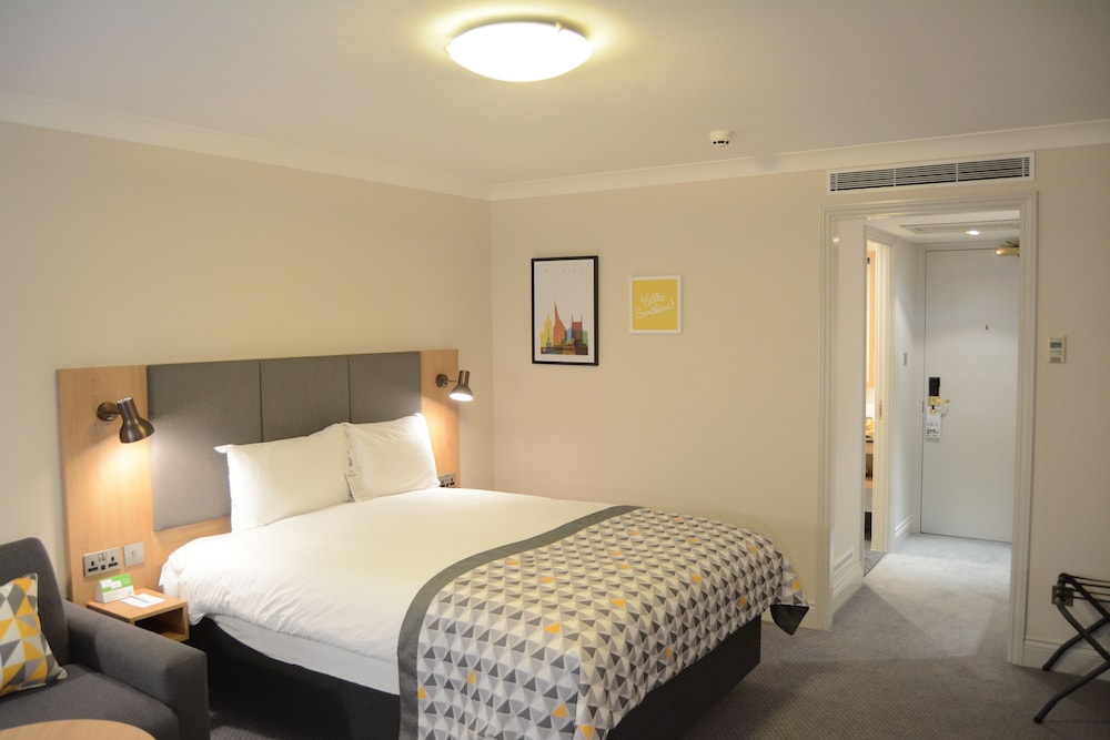 Holiday Inn Reading South M4 Jct11 21/81