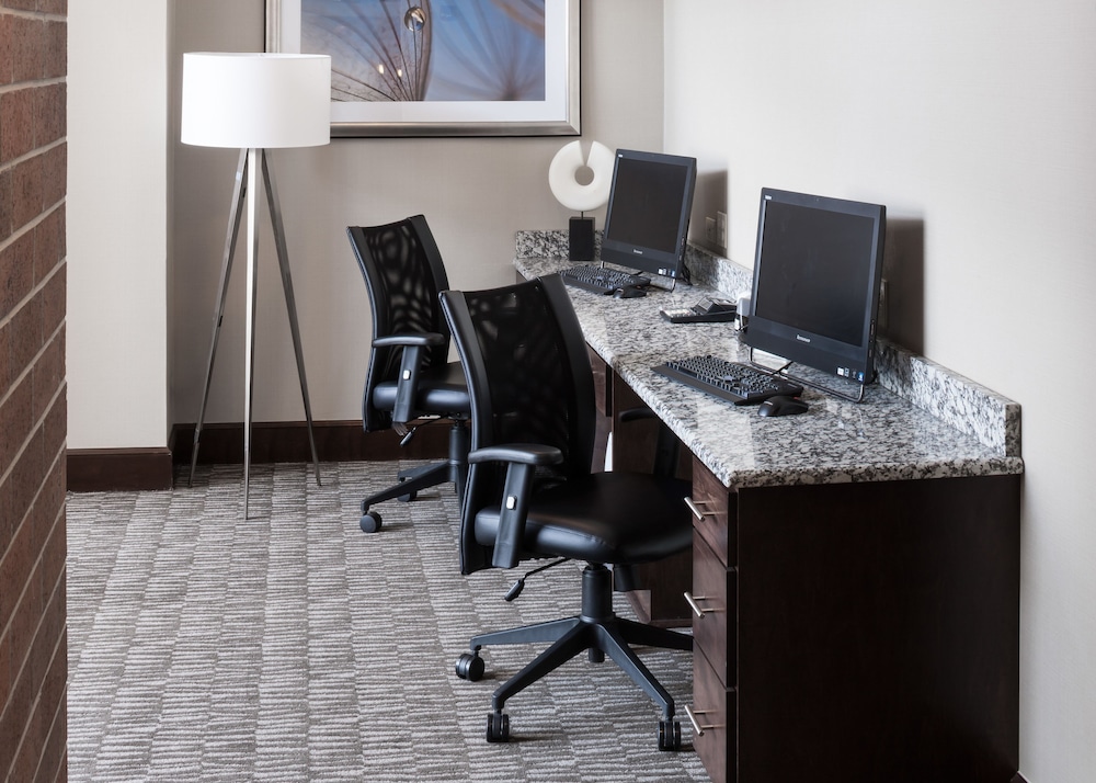 Hampton Inn Suites By Hilton Omaha Downtown 43/46