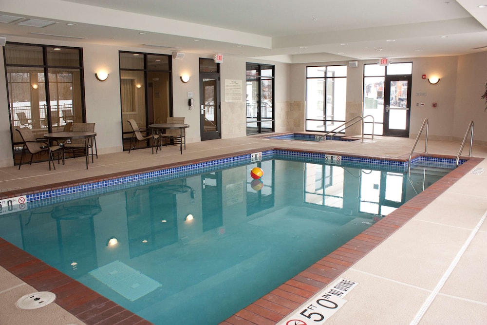 Hampton Inn Burlington, WI 6/58
