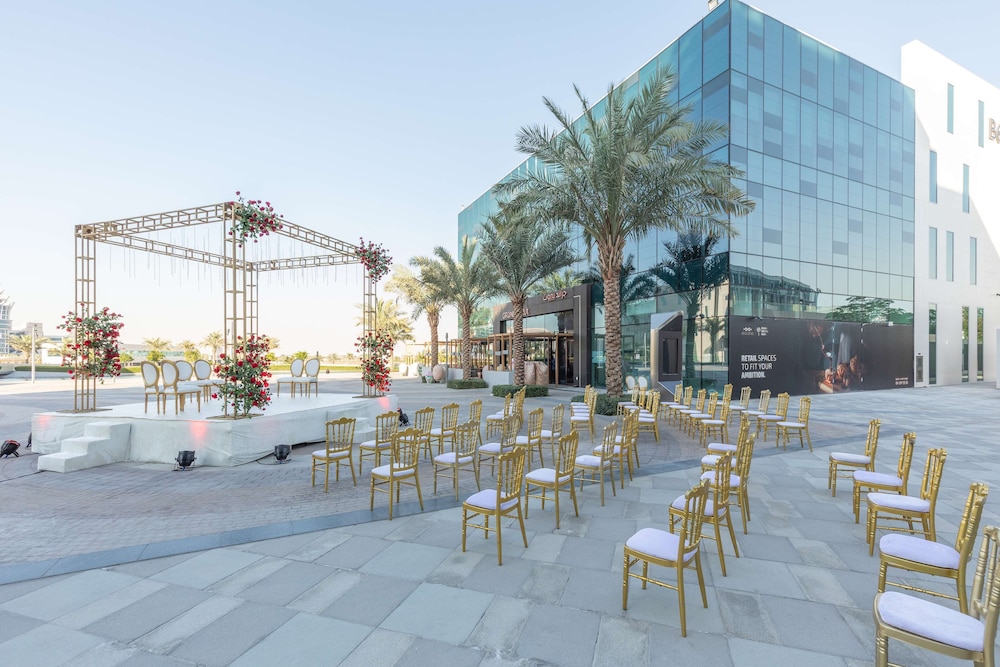 Radisson Red Dubai Silicon Oasis 42/50