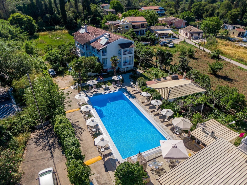 Angela Hotel & Apartments 67/72