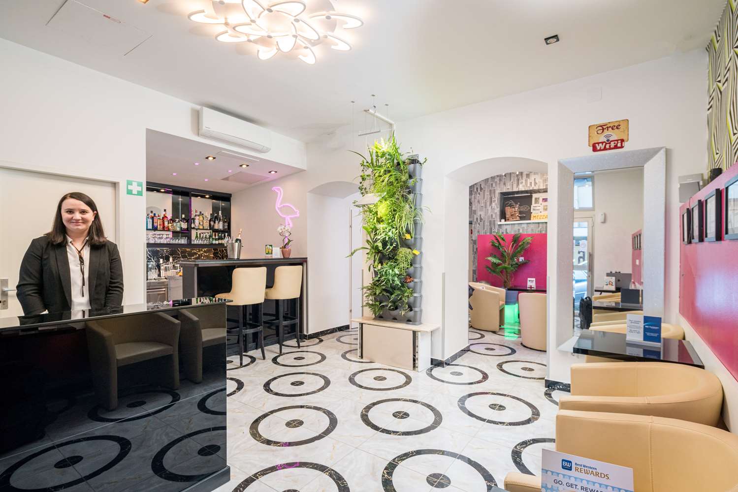 Best Western Plus Celebrity Suites 2/29