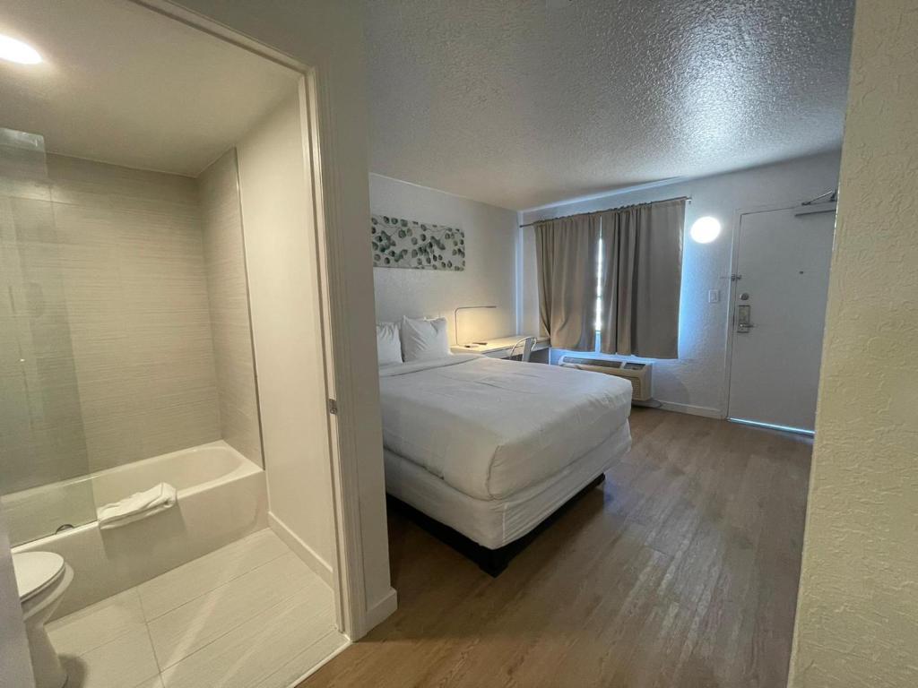 Standard, Single, Travelodge by Wyndham Orlando Lake Buena Vista South 5/5