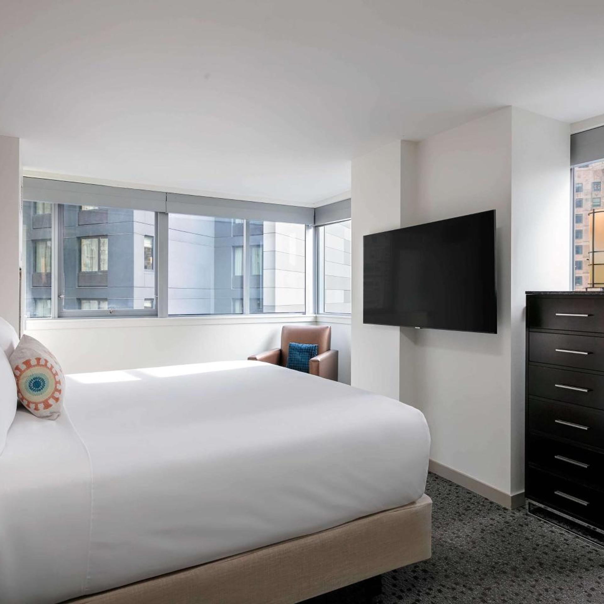2 Bedrooms, Suite, King Bed, Accessible