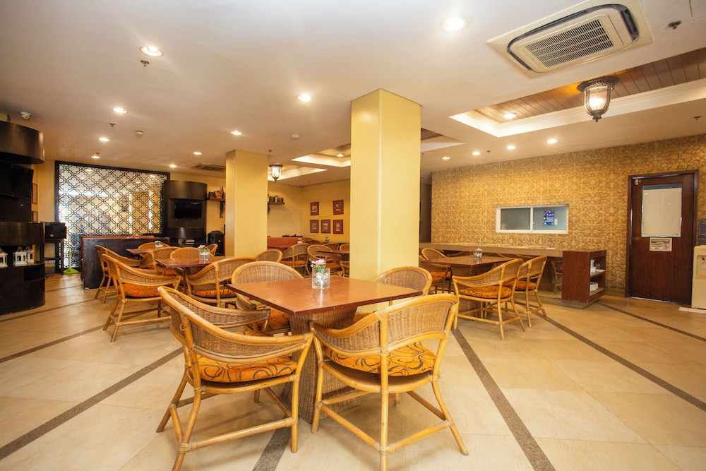 Crown Regency Prince Resort 27/35