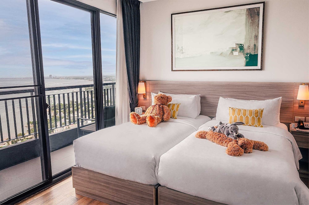 2 BEDROOMS, DELUXE, SUITE