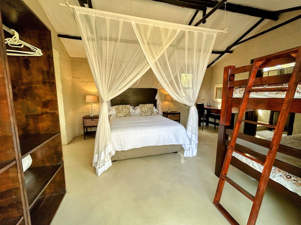 Leadwood Tree Safari Lodge 695 6/30