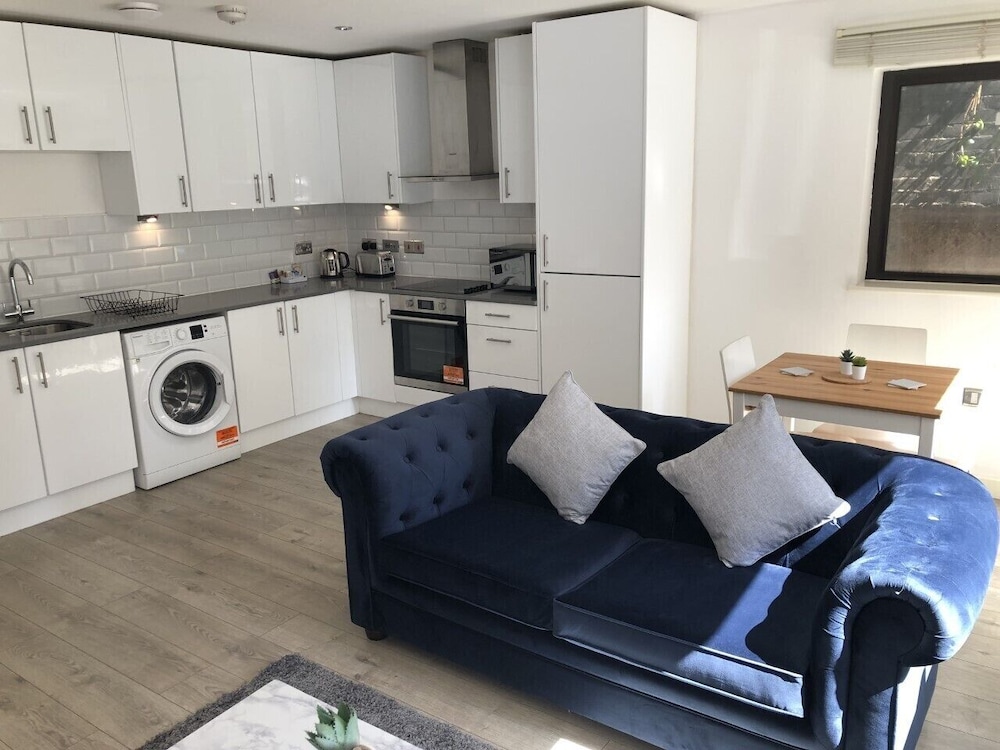 Morland House 27/50