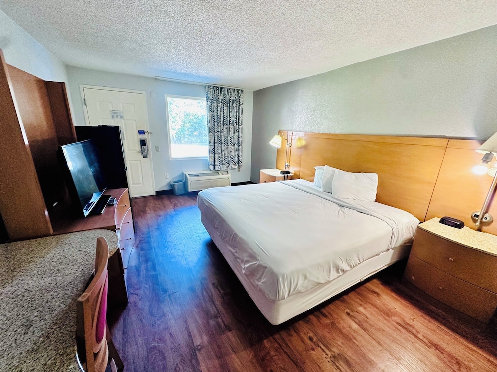 Studio 6 Extended Stay - Savannah, GA - Gateway & I-95 9/27