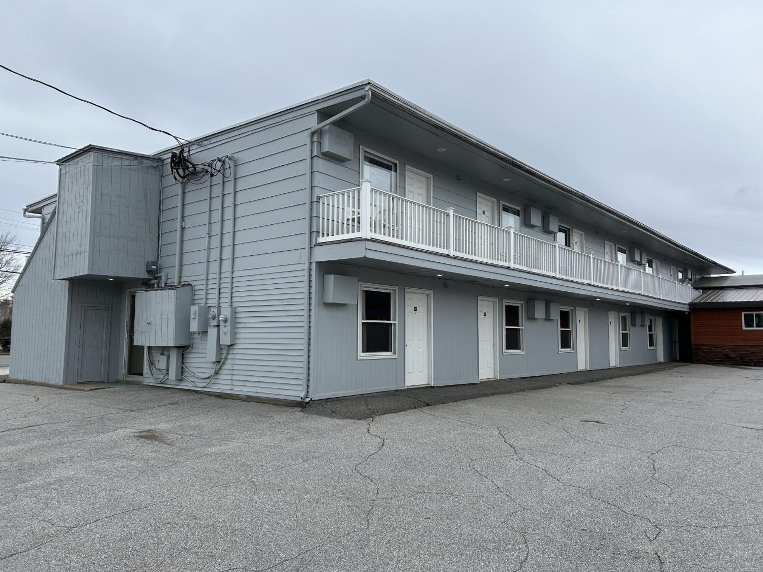 Pamola Motor Lodge 18/27