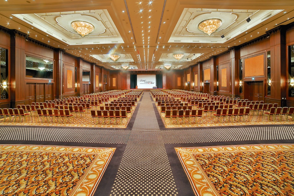 Grand Cevahir Hotel and Convention Center 7/50