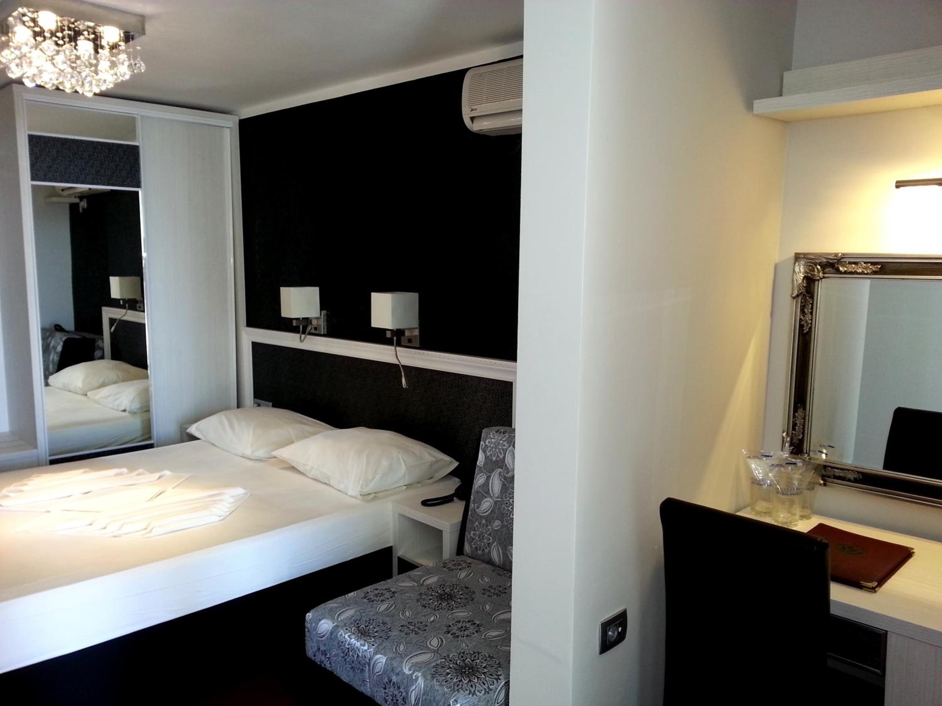 Economy, Double or Twin Bed, Vile Oliva Hotel 7/7