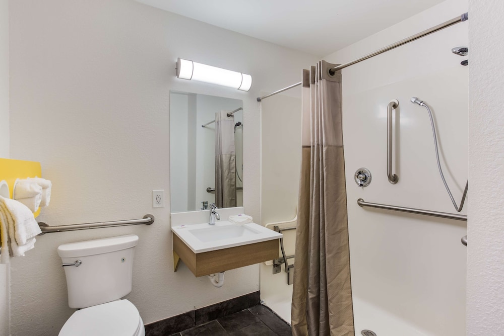 Motel6 Jacksonville, FL - South 45/45