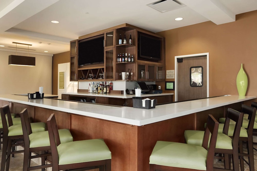 HILTON GARDEN INN SALT LAKE CITY AIRPORT 55/77