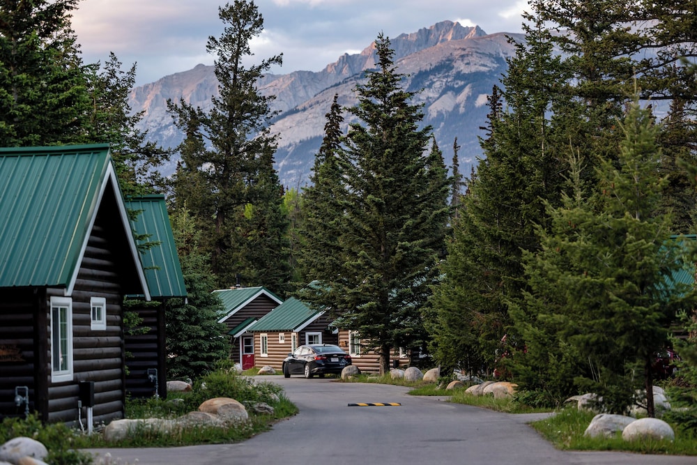 Pine Bungalows 43/50