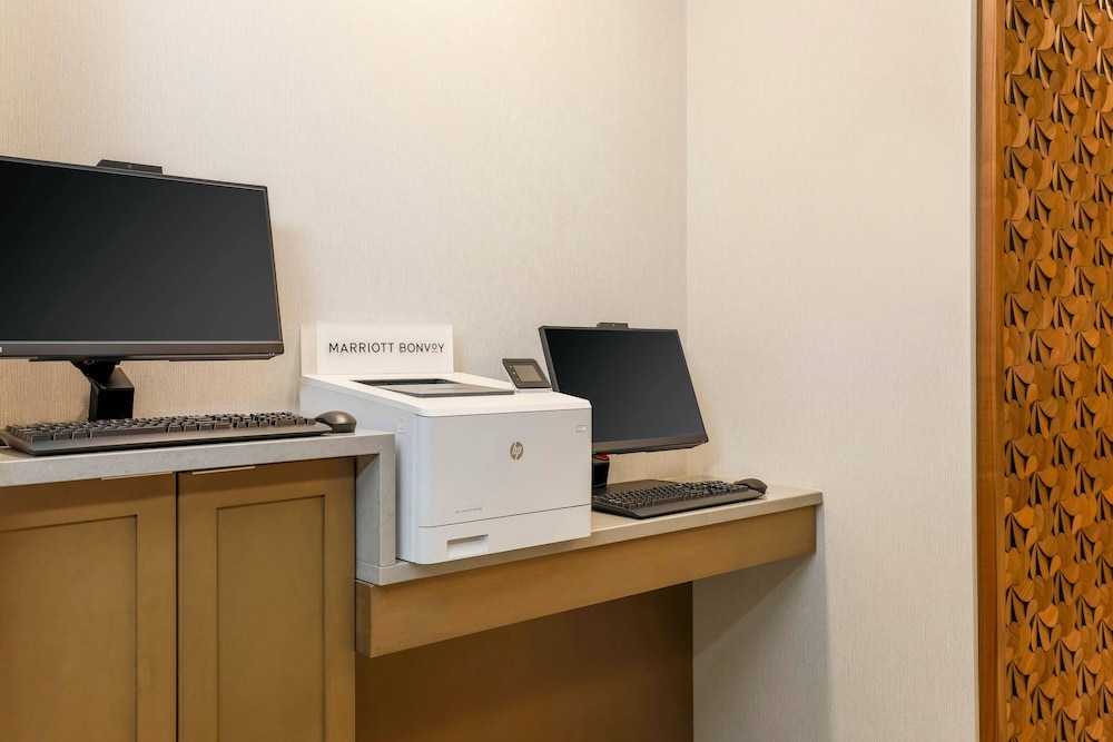 Fairfield Inn & Suites by Marriott Cape Coral/North Fort Myers 43/46