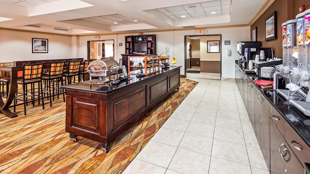 Spark by Hilton Rahway 3/25
