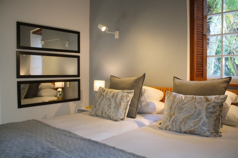 Rothman Manor Guest House 25/50